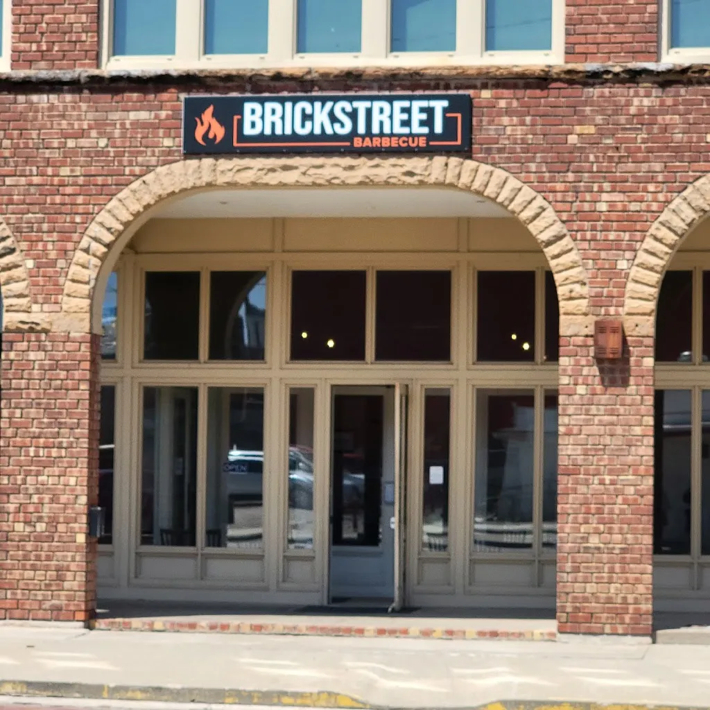 Brick street bbq restaurant à Fort Scott, KS