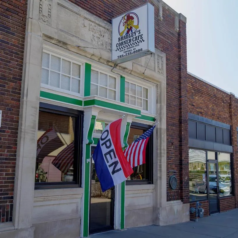 Bradley's Corner Cafe restaurant à Topeka, KS