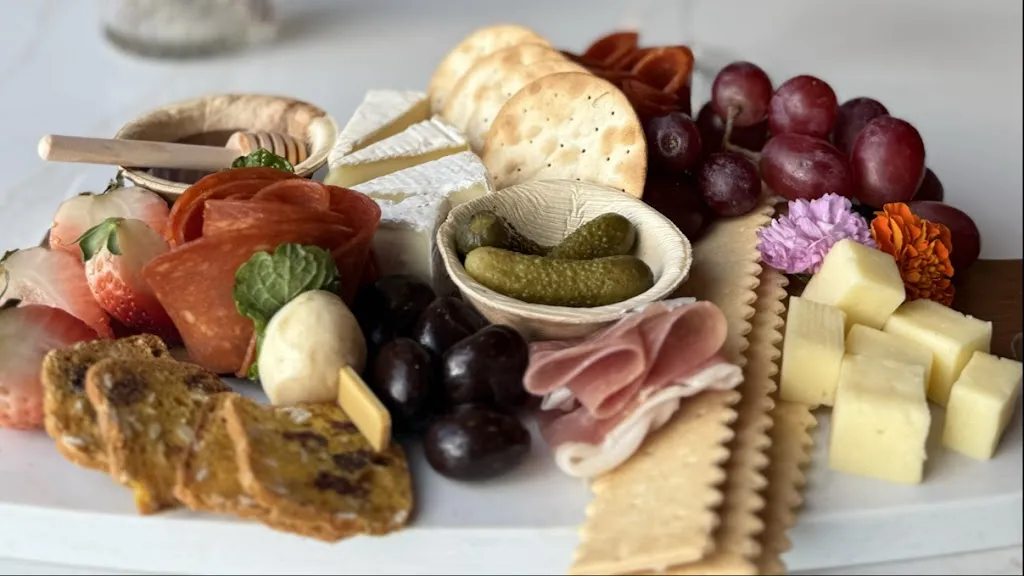 Charcuterie Bar restaurant à Plymouth, MN