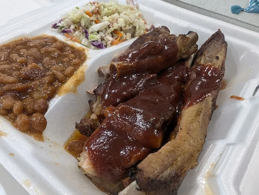 TodayIsOurAdventure_The BBQ Smokehouse_Wadena, MN_avis