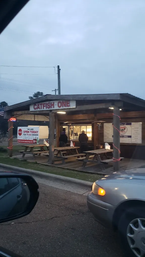 Catfish One of McComb restaurant à McComb, MS