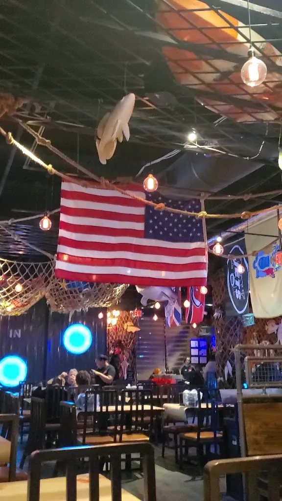 Hook & Reel Cajun Seafood & Bar_West Orange, NJ_slider_image_2