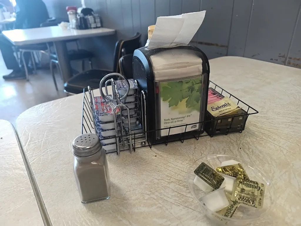 LA LA The Clown_Dave's Diner_Affton, MO_review