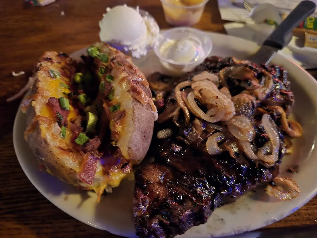 Keenan Turnure_Tucker's Place_St. Louis, MO_review