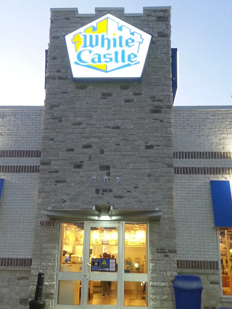 White Castle restaurant in Berkeley, MO