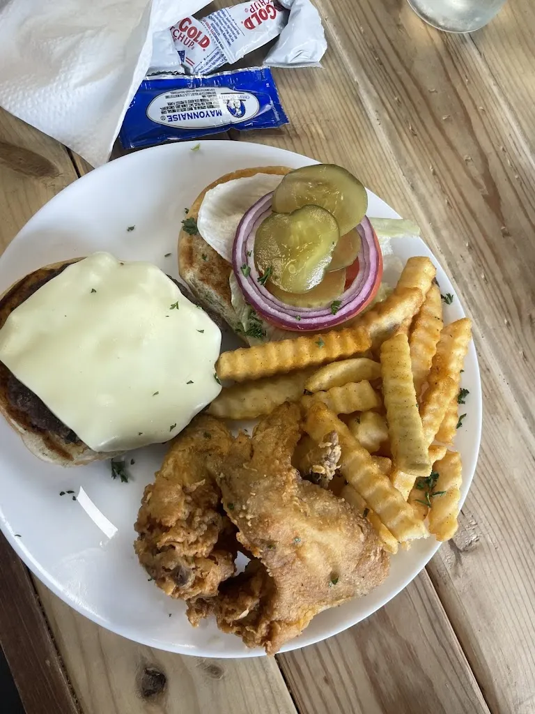 HK'S Cafe & Bistro restaurant in Berkeley, MO