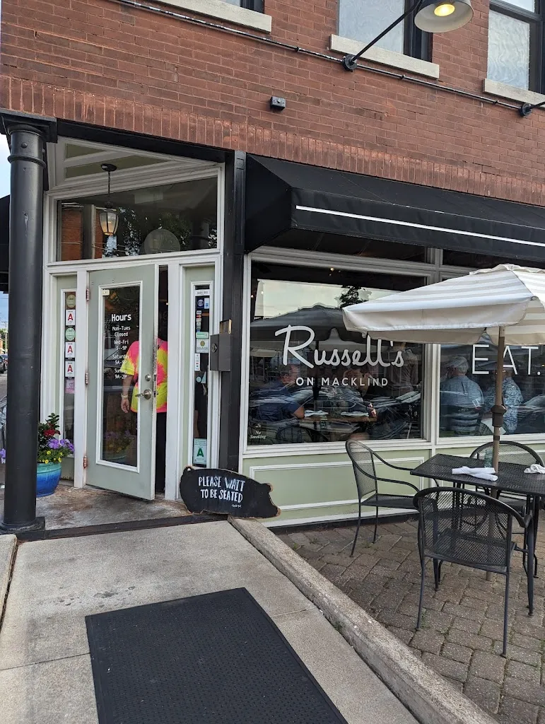 Russell's on Macklind restaurant in St. Louis, MO