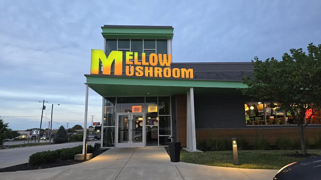 Mellow Mushroom St. Louis restaurant in Sunset Hills, MO