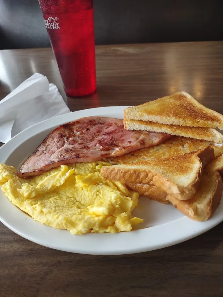 Dudley's_Jefferson City, MO_slider_image_2