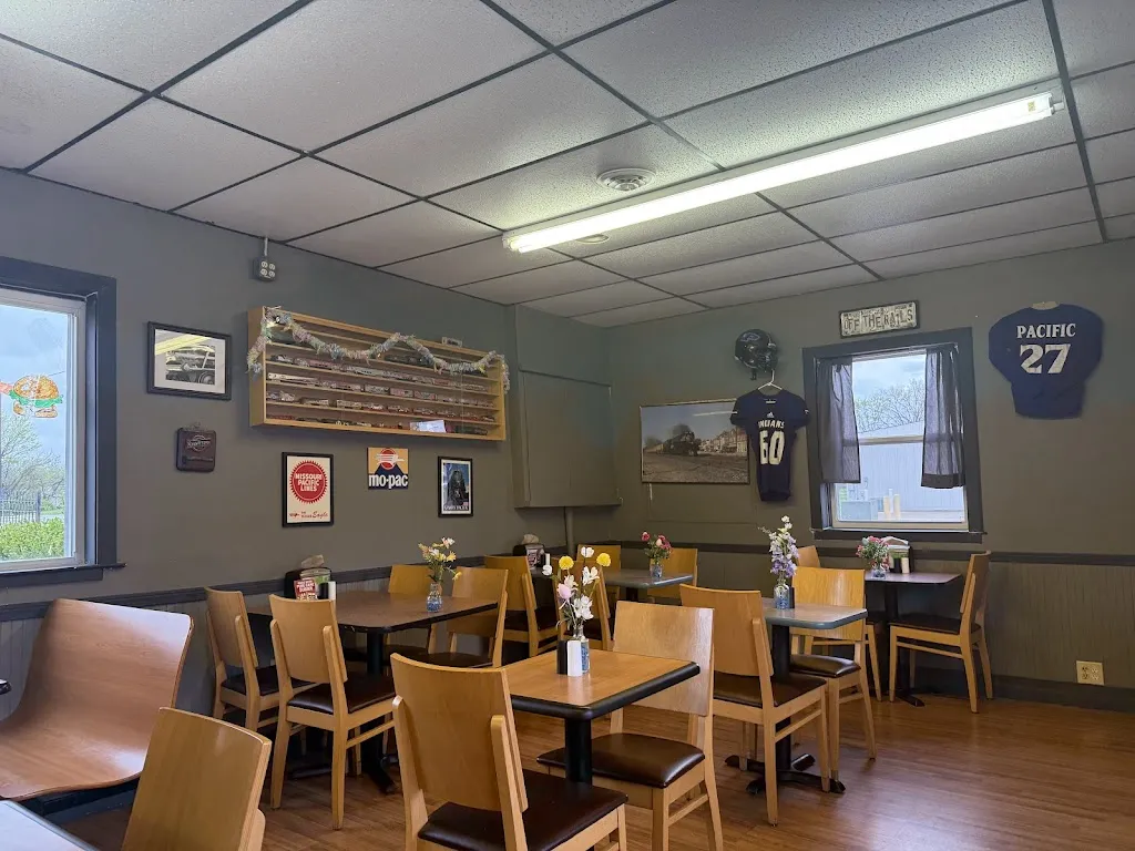 Off The Rails Burger Bar restaurant à Pacific, MO