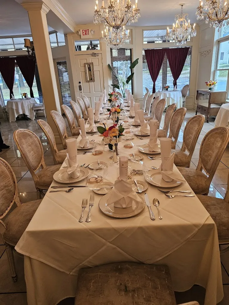 Peppe's Apt 2 restaurant in Kirkwood, MO
