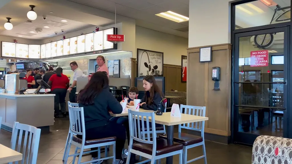 Chick-fil-A_St. Louis, MO_slider_image_2