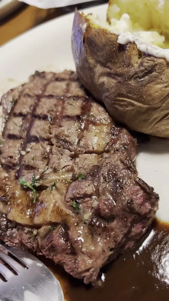 Colton's Steak House & Grill_Farmington, MO_slider_image_2