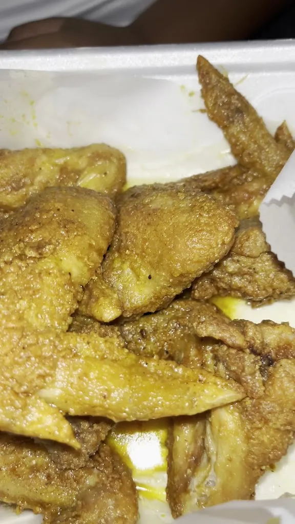 Q wings_St Ann, MO_slider_image_2