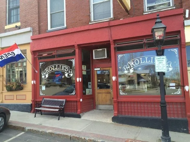 Rollie's Bar and Grill_Belfast, ME_slider_image_1