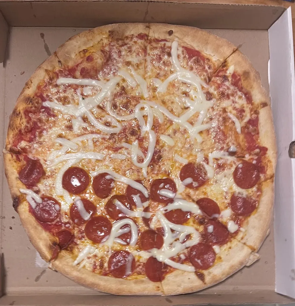 Carleo Italian Pizza_Emmitsburg, MD_slider_image_2