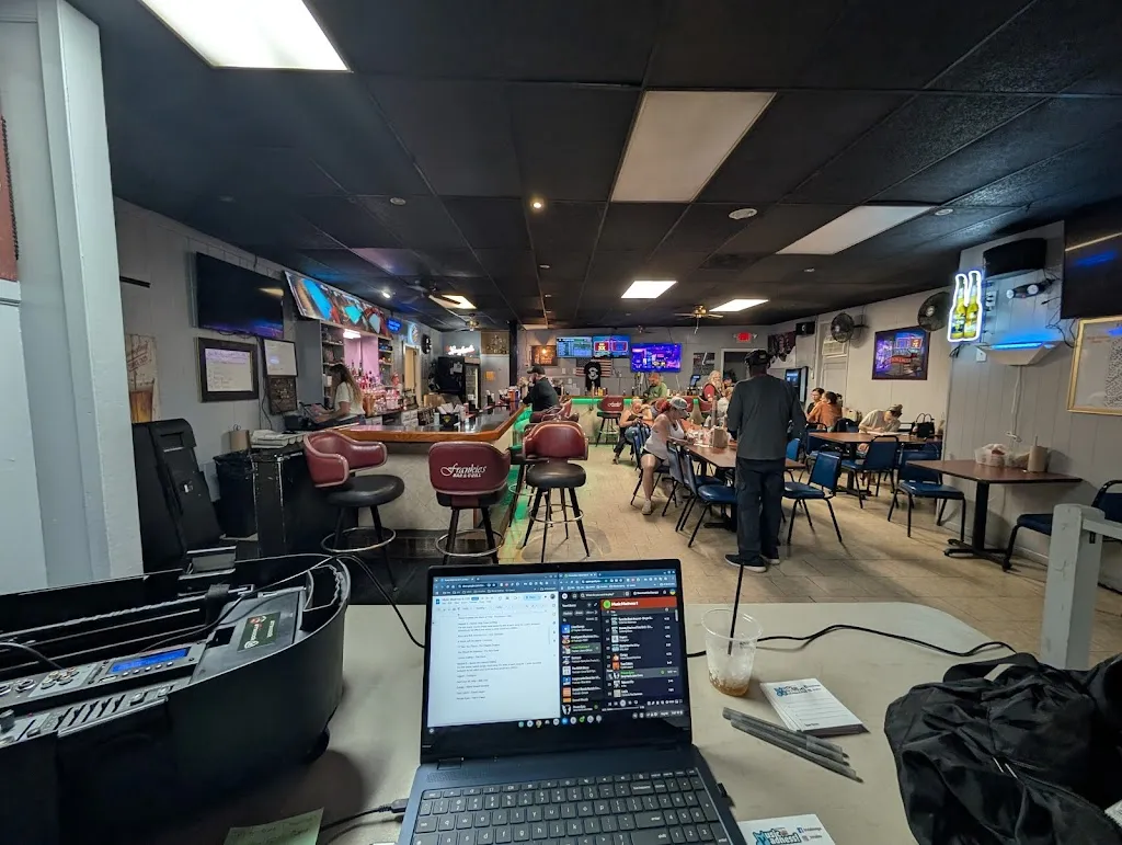 Frankies Bar and Grill_New Windsor, MD_slider_image_1
