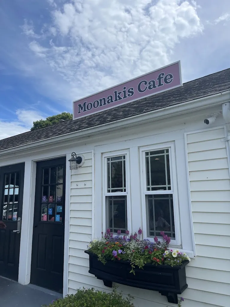 Moonakis Cafe restaurant à East Falmouth, MA
