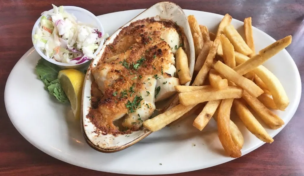Kayla Kaull_Three Cod Tavern_Marblehead, MA_review