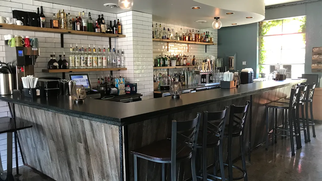 Amici's Kitchen and Living Room restaurant in Berkley, MI