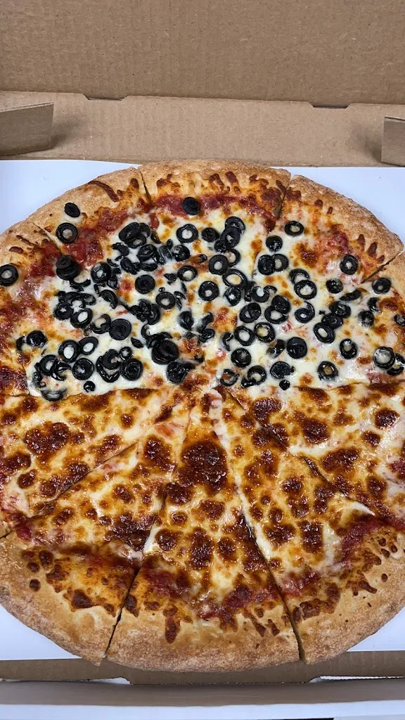 Franco's Pizzeria_Center Line, MI_slider_image_2