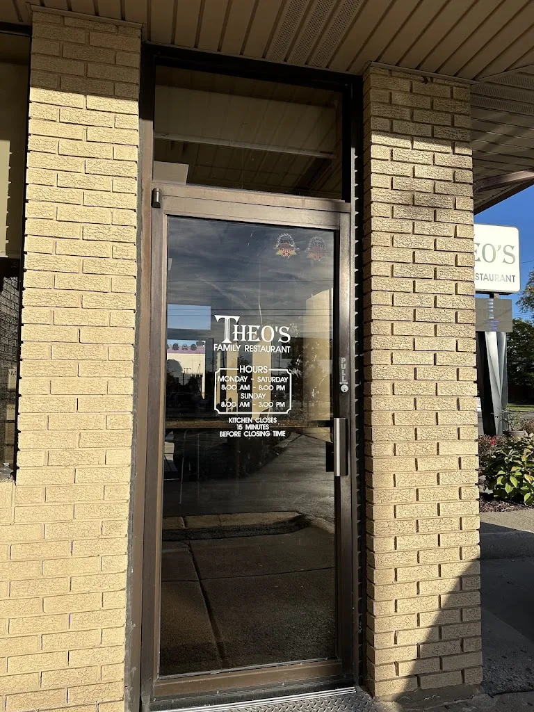 Theo's Family Restaurant restaurante en Warren, MI