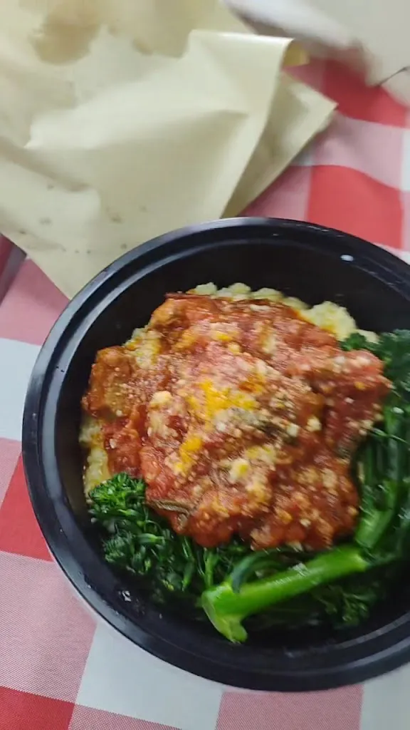 Morelia’s Italian Fried Chicken_Ferndale, MI_slider_image_2