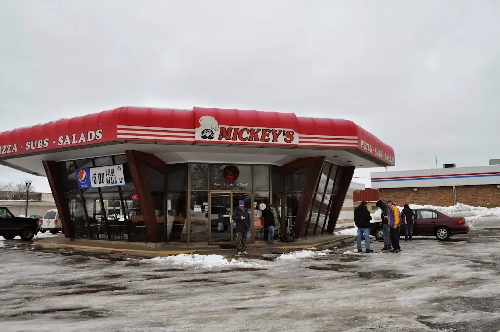 Mickey's Pizza & Subs restaurant à Brainerd, MN