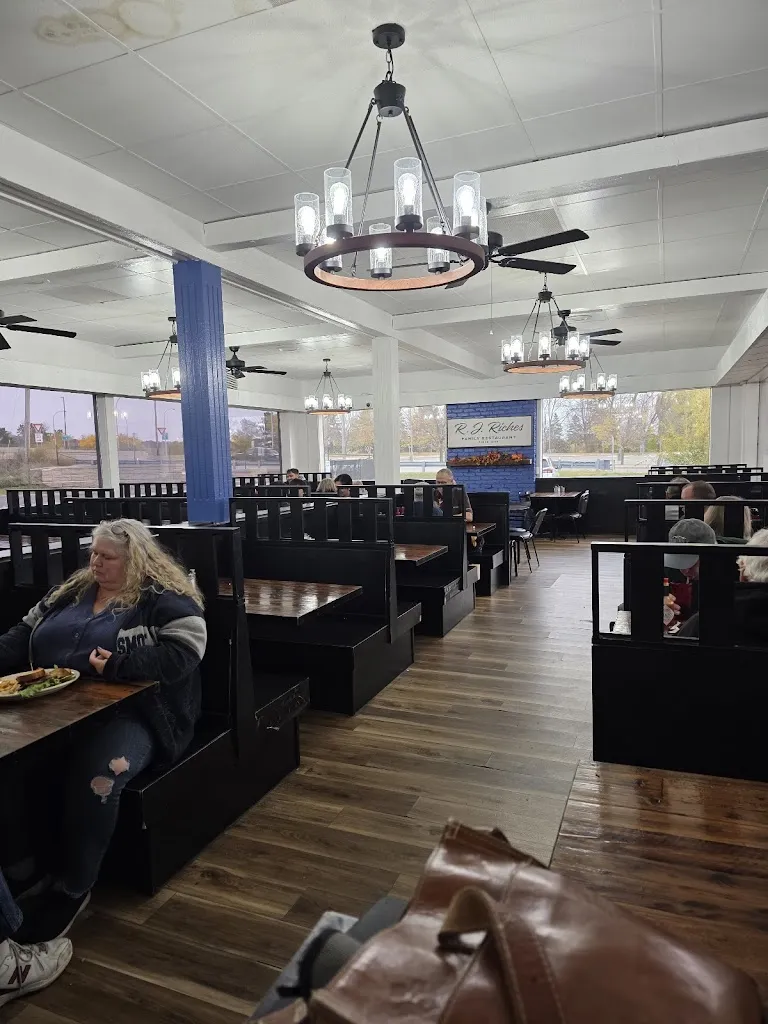 R J Riches restaurant in Mounds View, MN