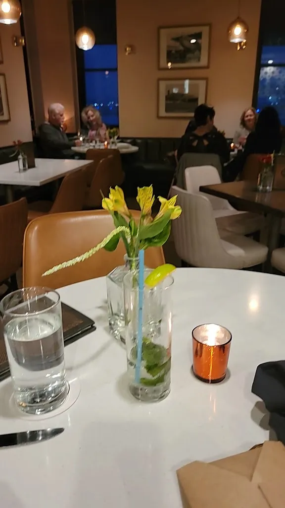 Holman's Table_St Paul, MN_slider_bild_2