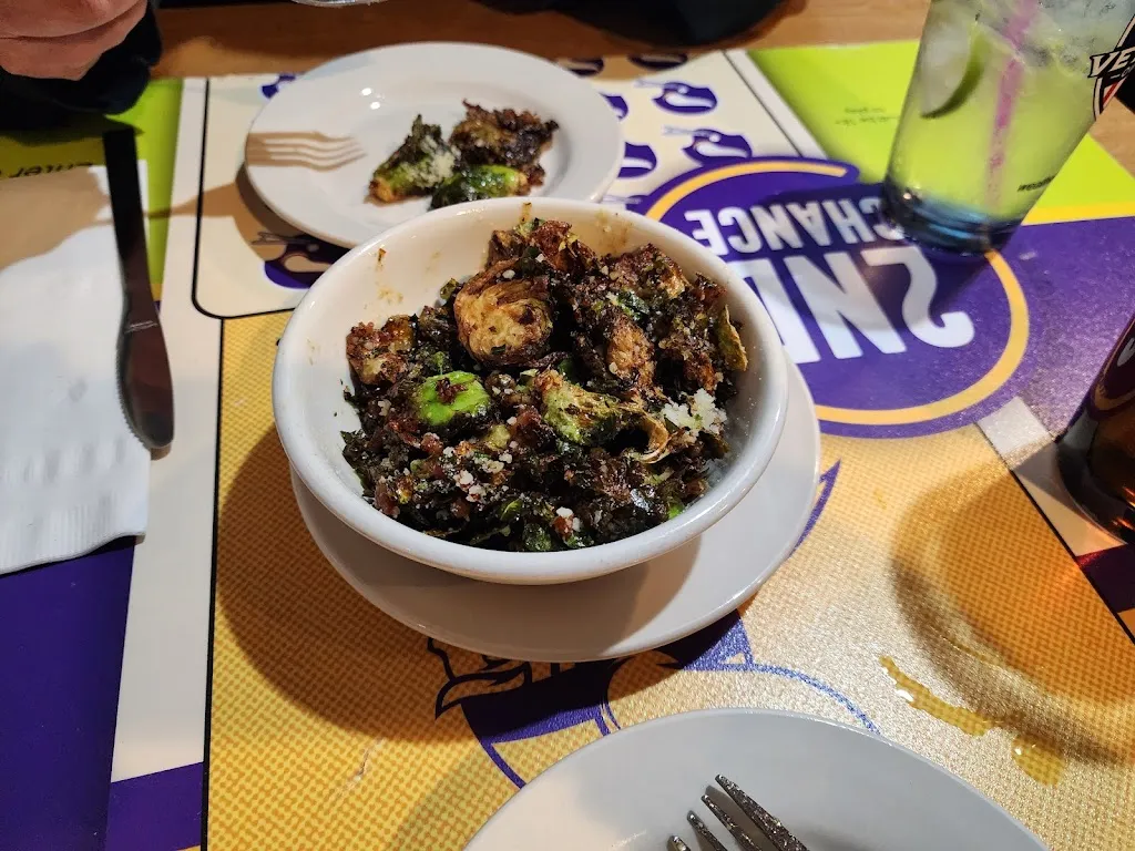 Colin McConnell_328 Grill_St Paul Park, MN_review