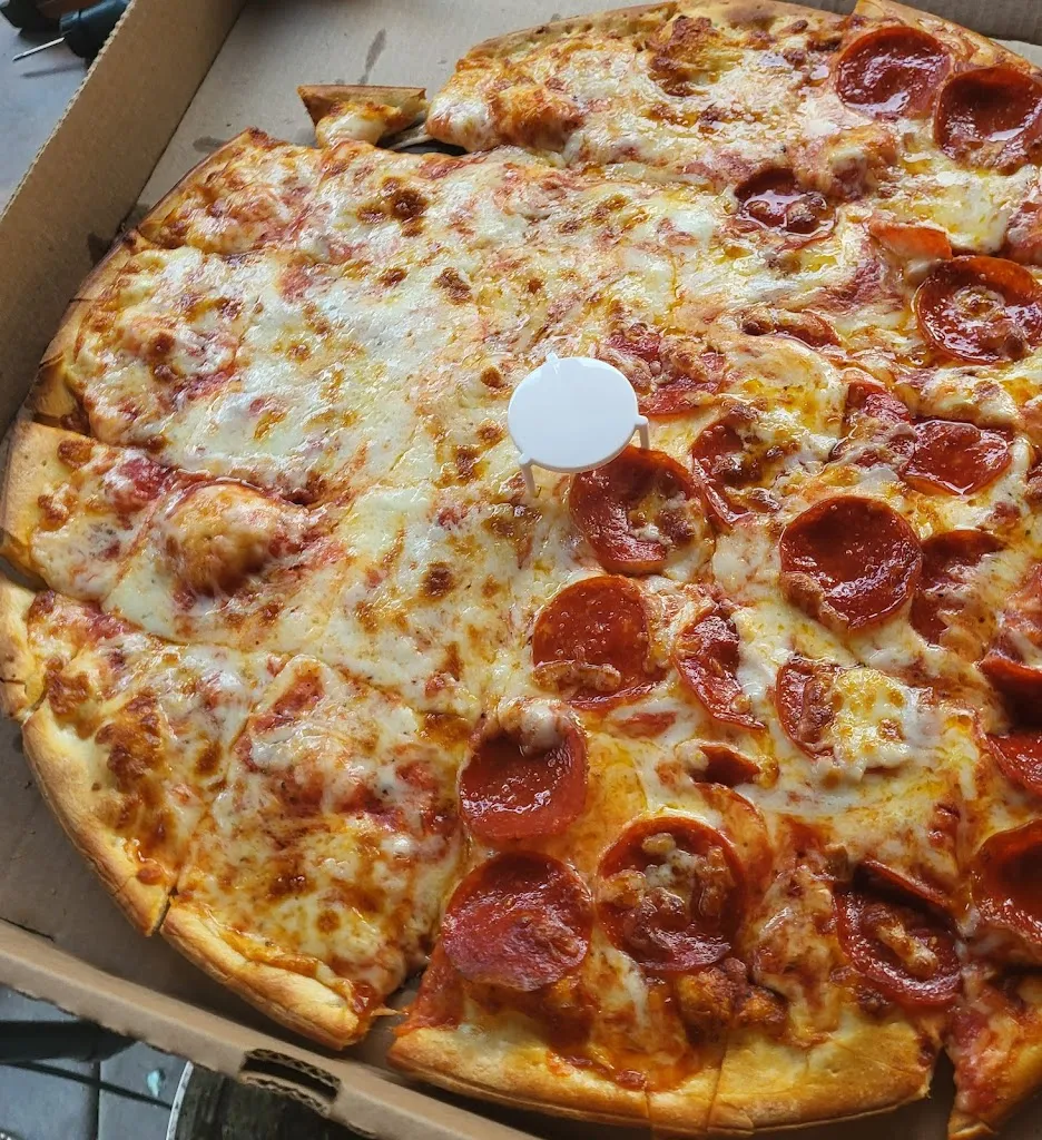 Anna DS_Bella Pizza_Cottage Grove, MN_review