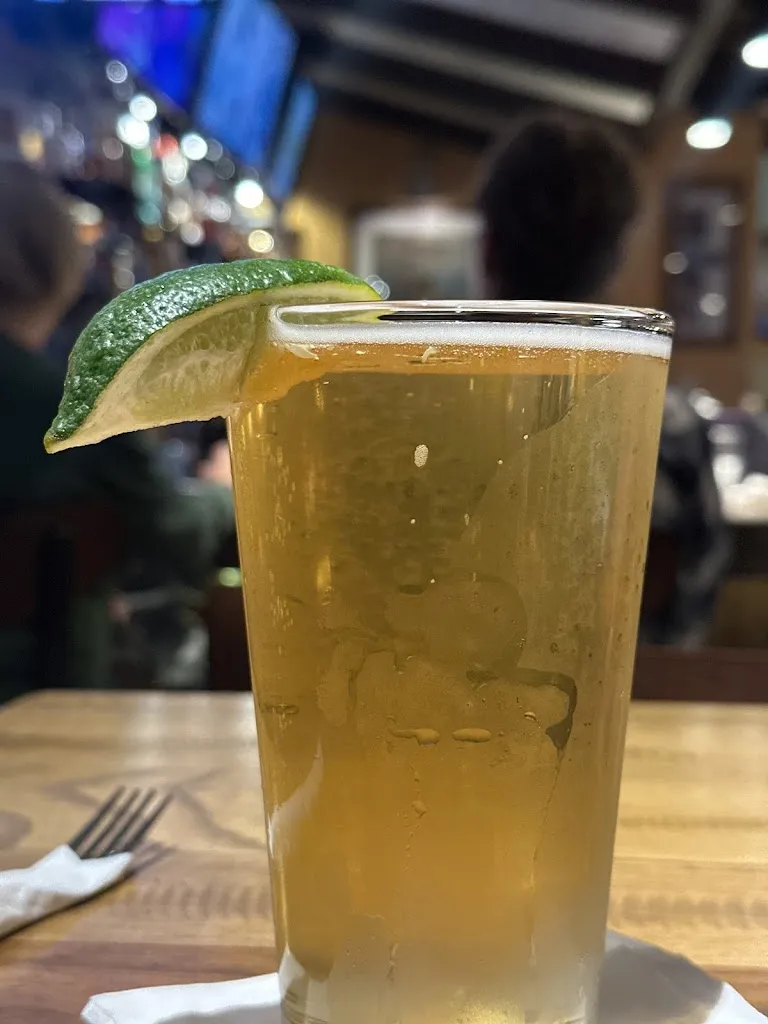 Andrew Hernandez_Farley's Food Fun & Pub_Ruidoso, NM_avis
