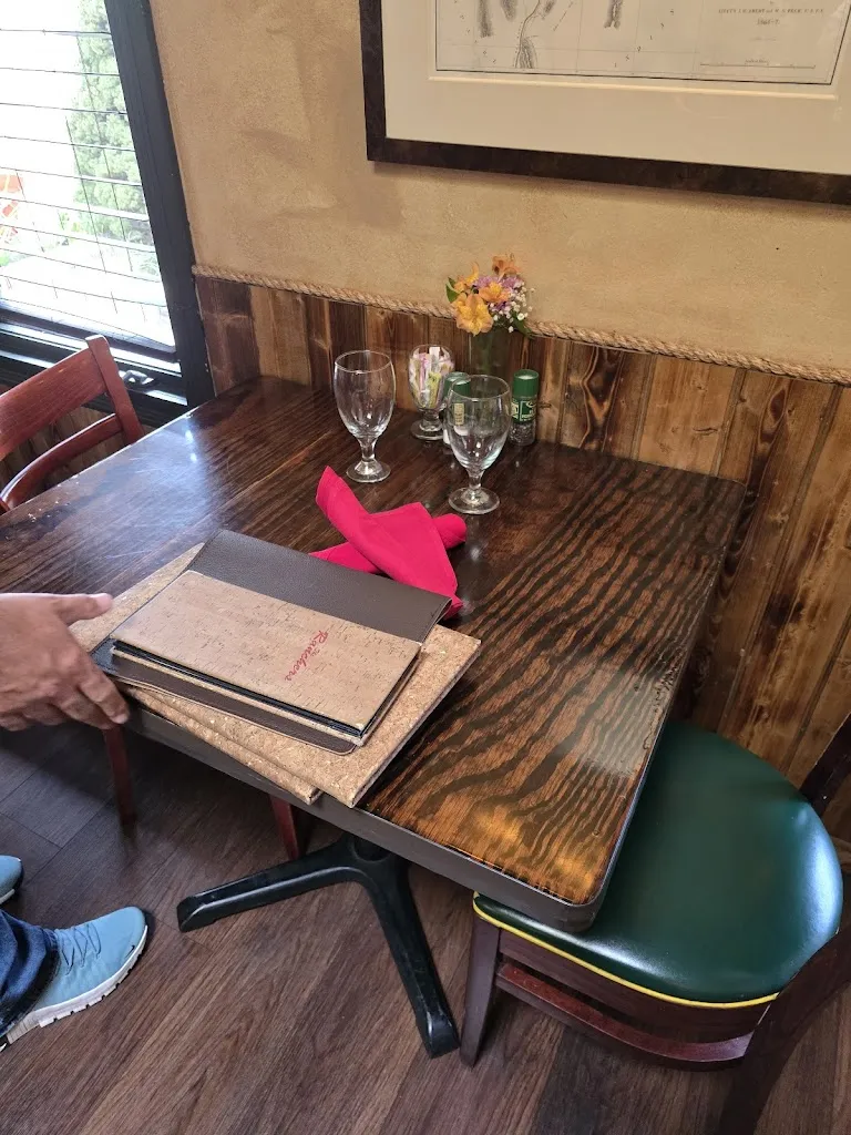 Jessica Hicks_The Ranchers Steak and Seafood Restaraunt_Ruidoso, NM_avis