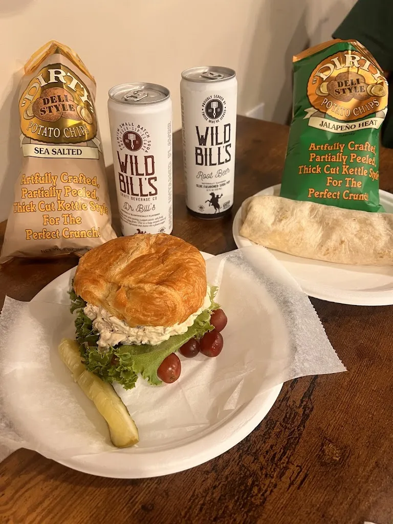Allison Hopkins_Cedar Creek Mrkt. Sandwiches soup homemade cookies gifts_Ruidoso, NM_avis