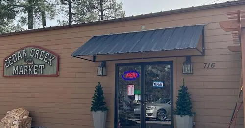 Cedar Creek Mrkt. Sandwiches soup homemade cookies gifts restaurant à Ruidoso, NM