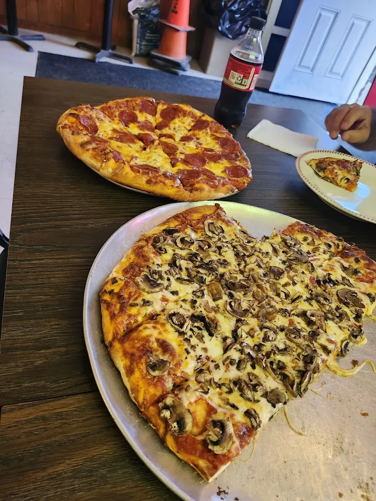 Tony's Pizza Shop restaurant à Akron, NY