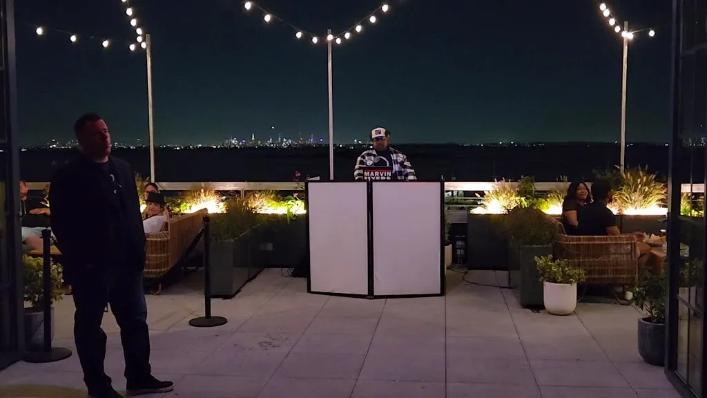 The Rooftop at The Rockaway Hotel_Queens, NY_slider_bild_2
