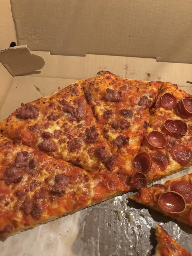Heidi Woods_Ryan's Famous Pizza & Food Truck_Castleton-On-Hudson, NY_recensione