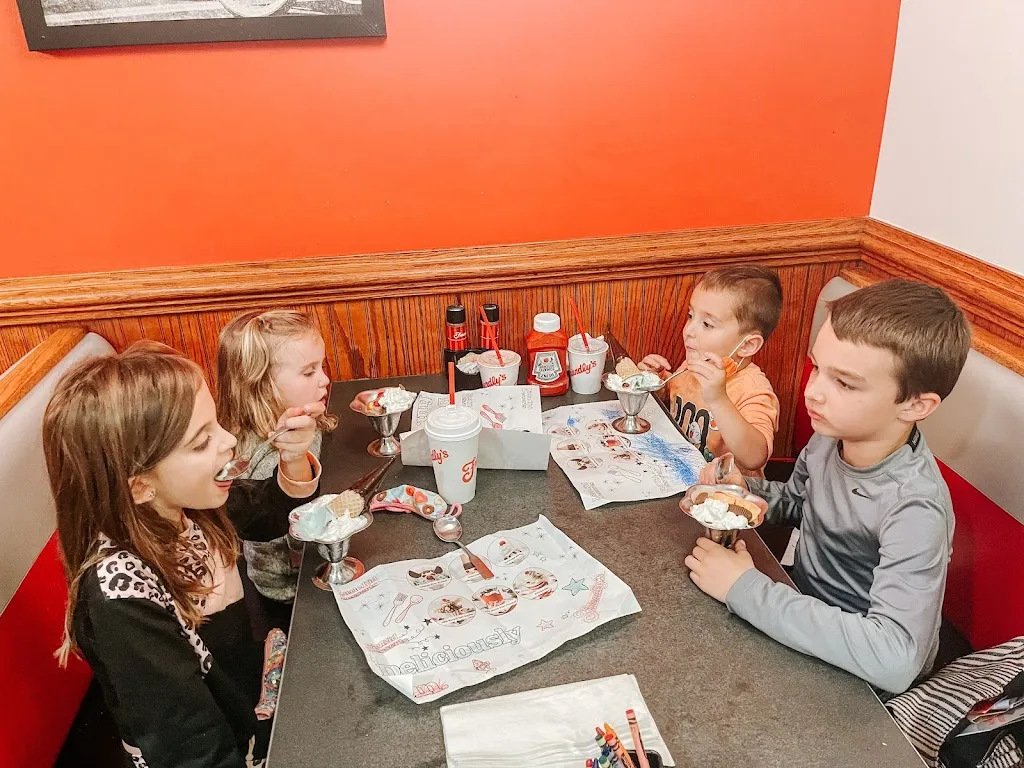 Friendly's restaurant à Coram, NY