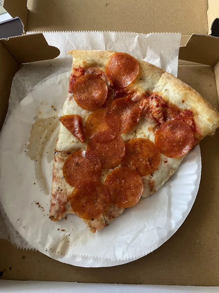 Marlene is Key_La Bistro Pizzeria_Coram, NY_avis