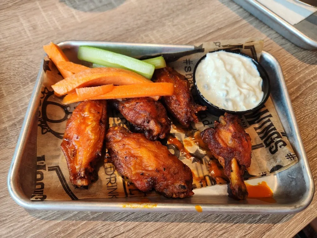 Junior's Bar & Grill_East Greenbush, NY_slider_immagine_3