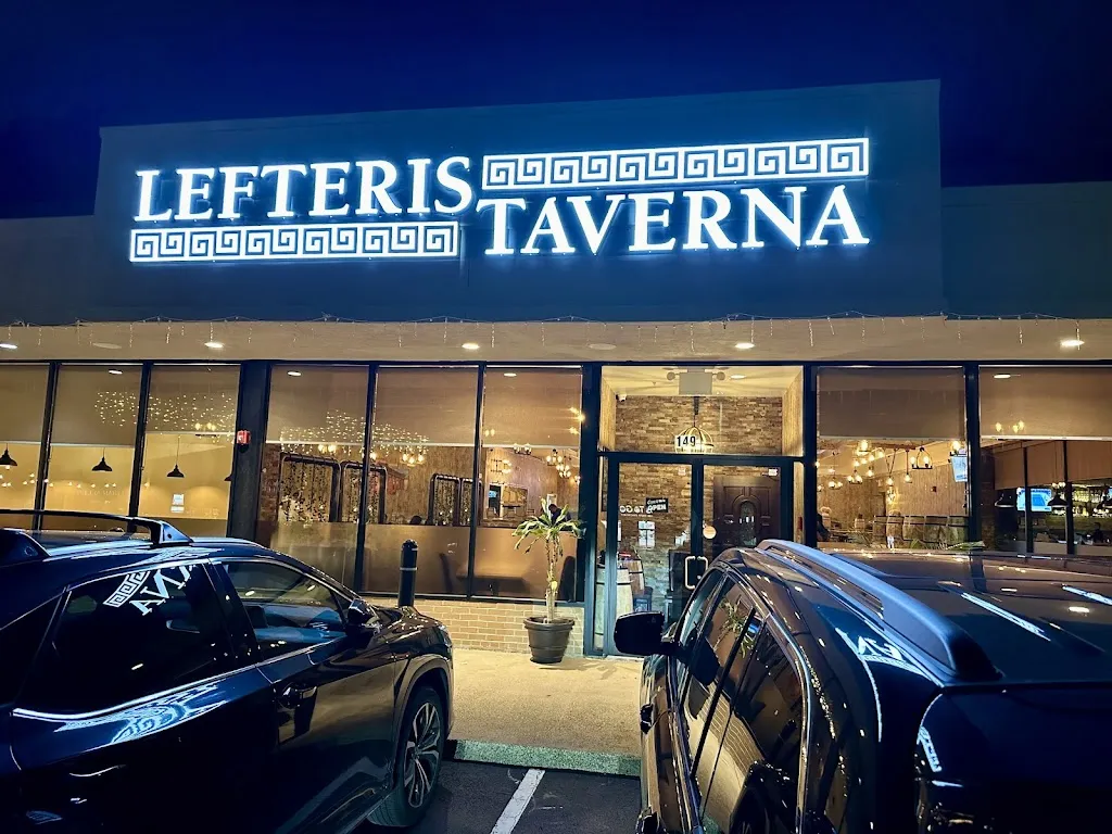 Lefteris Taverna ristorante a Hartsdale, NY