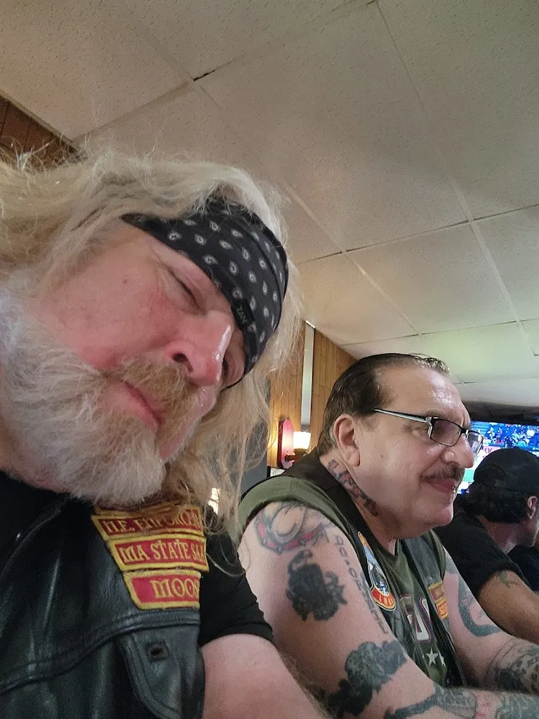 Freeman Sawyer_Dee Dee's Tavern_Latham, NY_review
