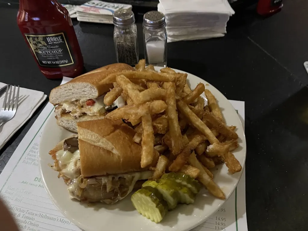 Robert Barlow_Dee Dee's Tavern_Latham, NY_review