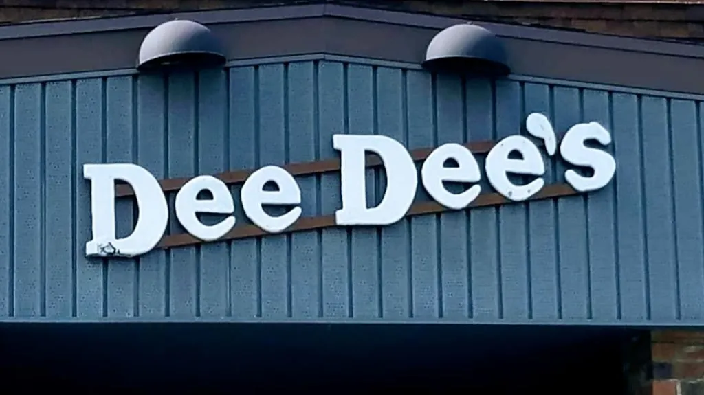 Dee Dee's Tavern_Latham, NY_slider_immagine_3