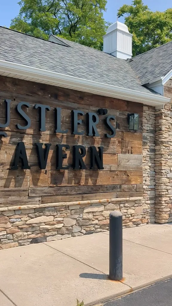 Hustler's Tavern_Lewiston, NY_slider_imagen_2
