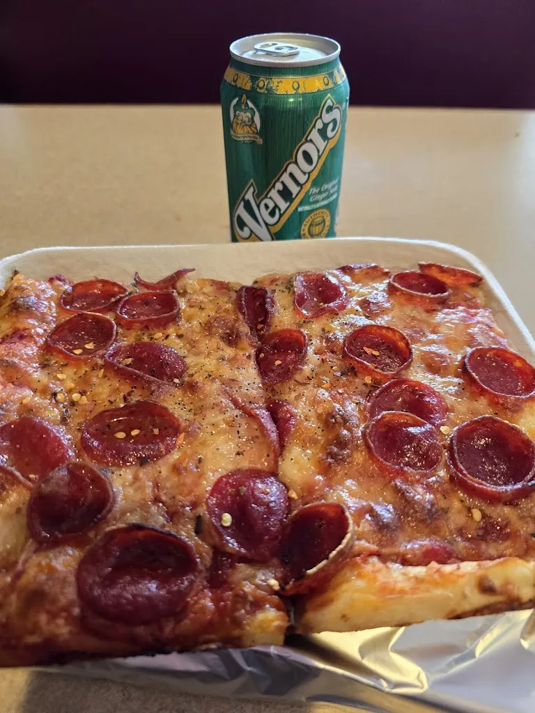 Favorites Pizza & Wings Lewiston_Lewiston, NY_slider_imagen_3