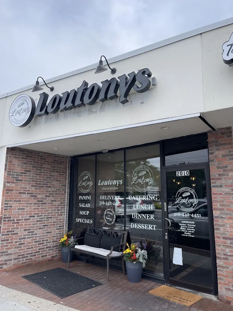 LouTony's restaurant in Merrick, NY