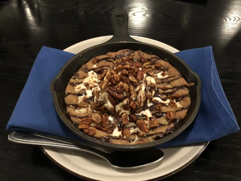 dugroz_Mr. D's Restaurant & Lounge_660 Albany Shaker Rd, Albany_review
